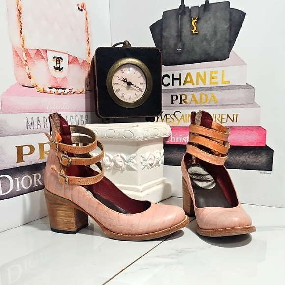 Freebird By Steven Randi In Pink Croco - Picture 8 of 8